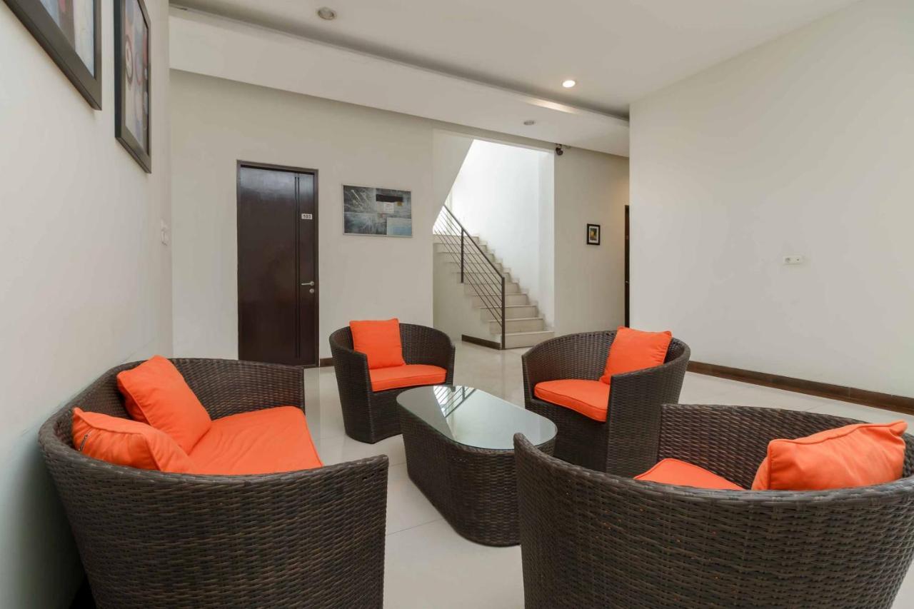 Avalon Karawaci Redpartner Hotel 2*